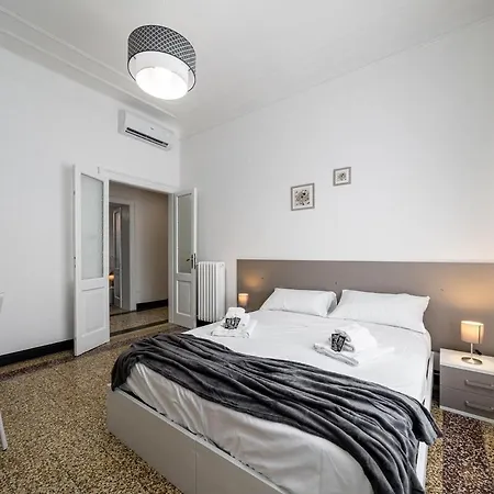 Next Stop - 3 Bedrooms Facing The Station Modena