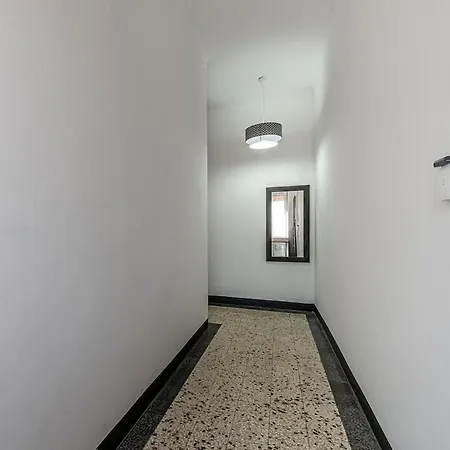 Apartment Next Stop - 3 Bedrooms Facing The Station Modena