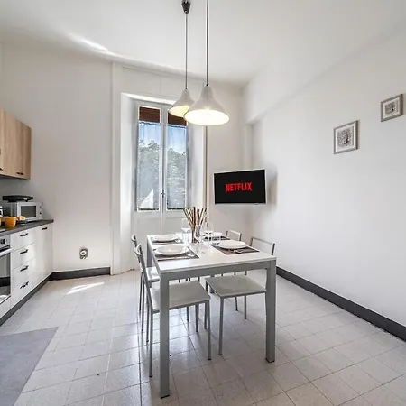 Apartment Next Stop - 3 Bedrooms Facing The Station