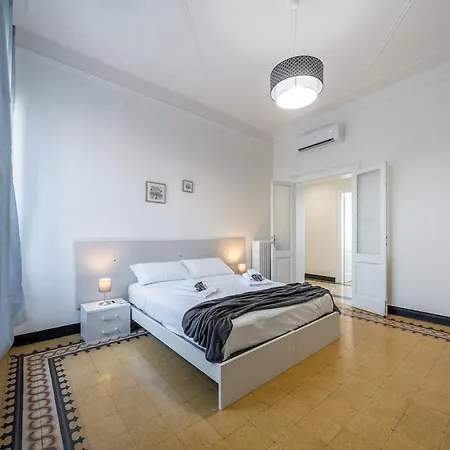 Apartment Next Stop - 3 Bedrooms Facing The Station