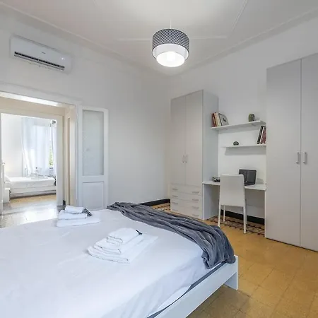 Next Stop - 3 Bedrooms Facing The Station * Modena